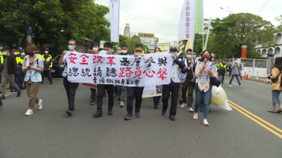台鐵公司化三讀通過，各方觀點有歧異